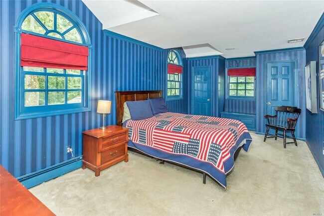 Building Photo - 343 Oyster Bay Road
