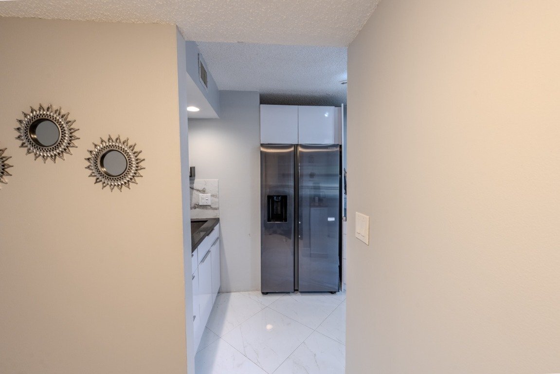 Building Photo - 10451 W Broward Blvd