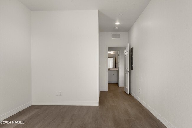 Building Photo - 207 S Beaver St