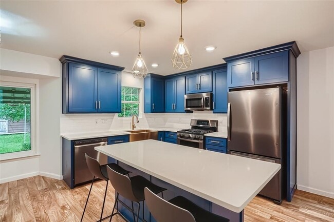 Building Photo - 507 Seminole Dr