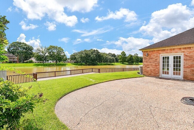 Building Photo - 1231 Creekford Cir