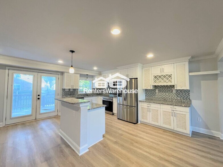 Building Photo - 2423 E Virginia Beach Blvd
