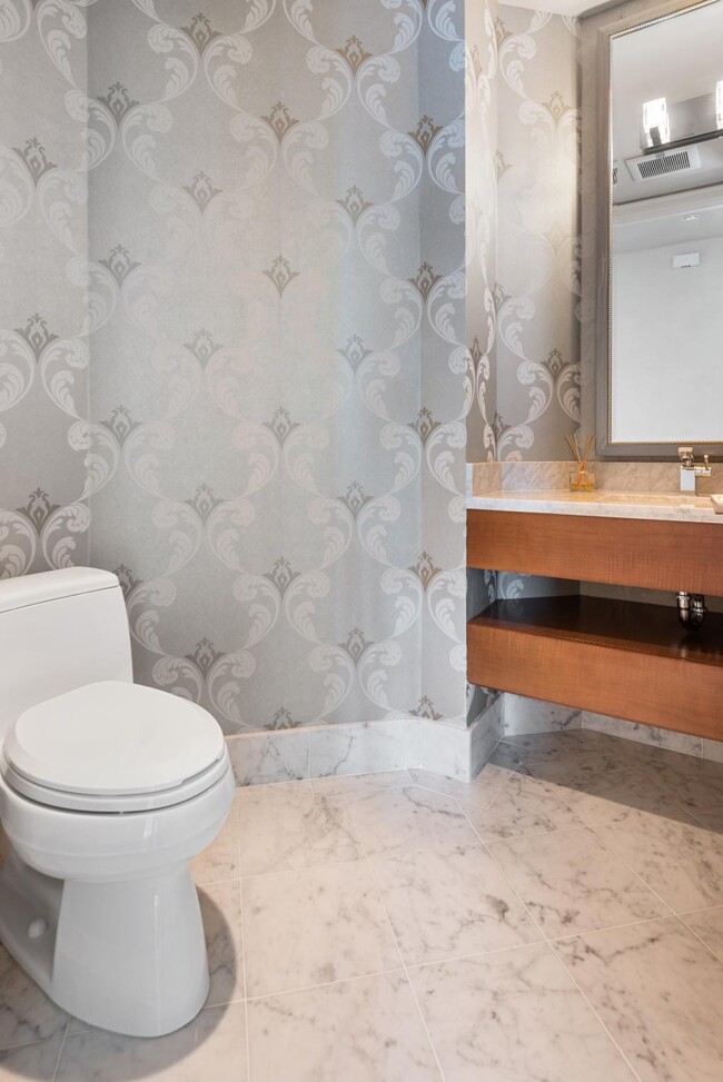 Building Photo - The Escala Condominiums - 3 bedrooms