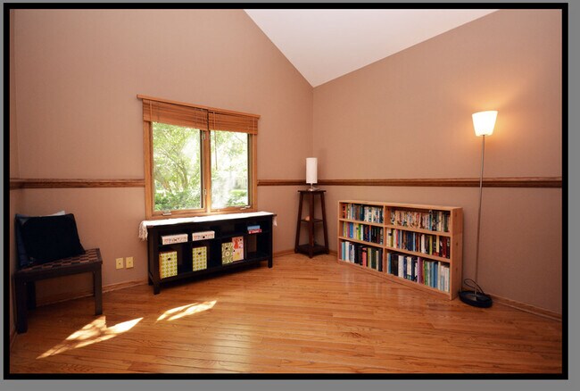 Building Photo - 707 Whitebark Ct