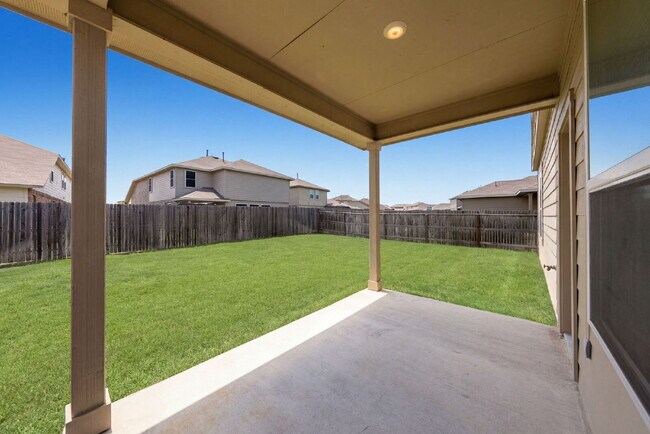 Building Photo - Pools, Waterslides, Fitness Center, Fishing, Splash Pad and MORE!