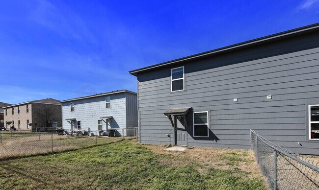 Building Photo - 2816 Leroy Cir