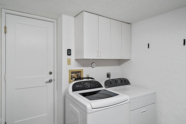 Building Photo - 3902 Fairway Dr N