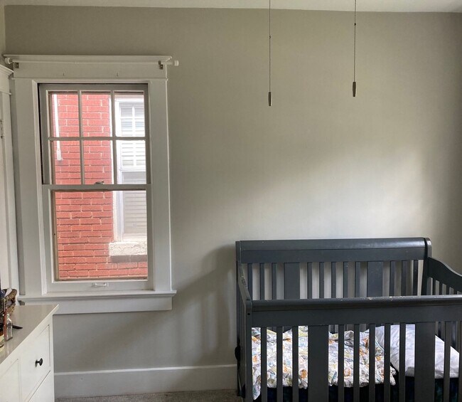 Building Photo - Crescent Hill  Charming Three Bedroom Bung...