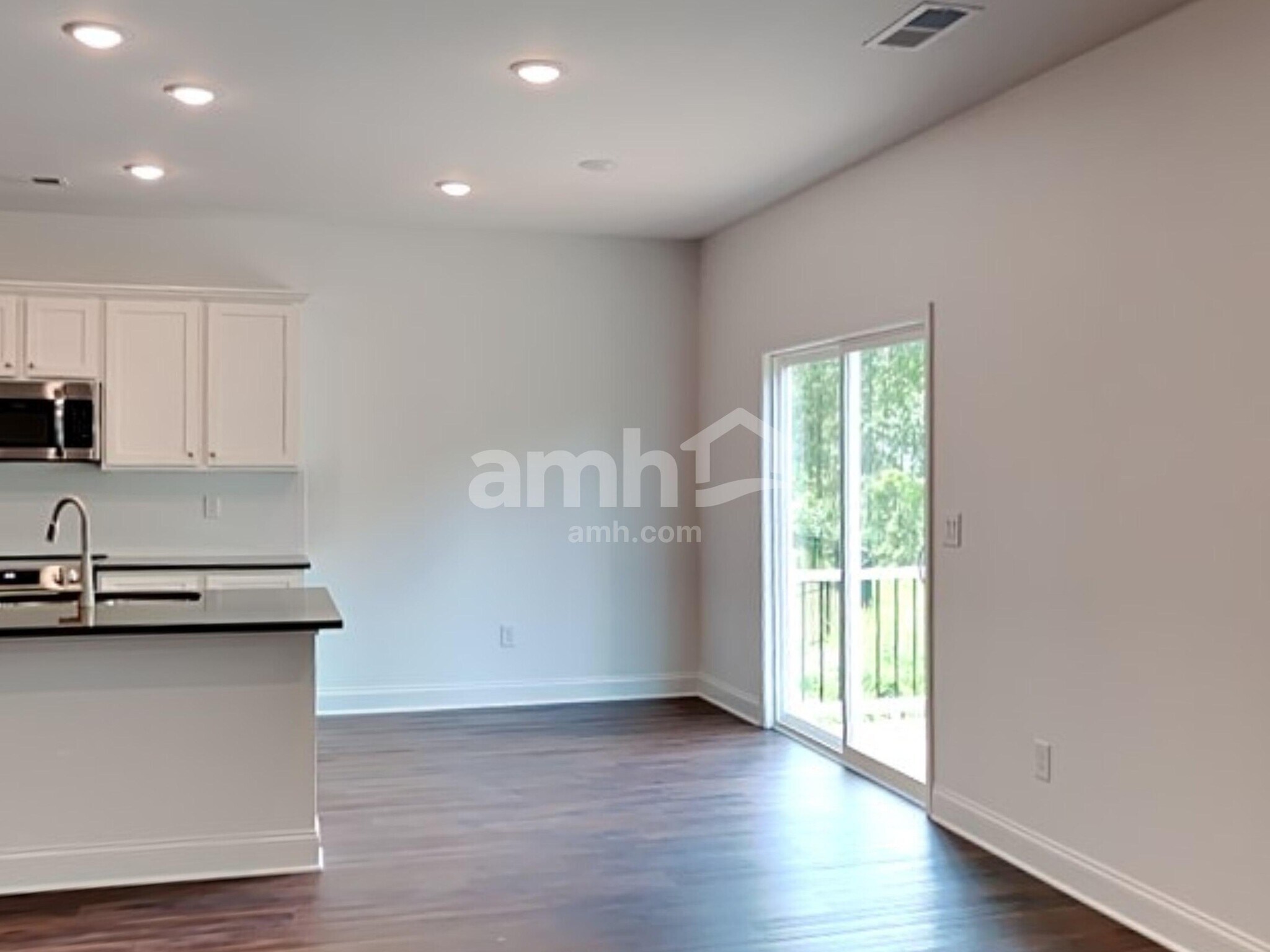 Building Photo - 177 Willow Ln