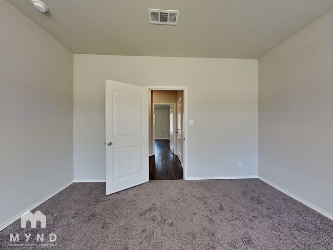 Building Photo - 3905 Chippewa Ct