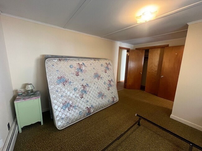 Building Photo - Four Bedroom Single Family House for Rent ...