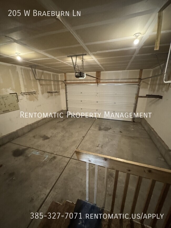 Building Photo - 205 Braeburn Ln