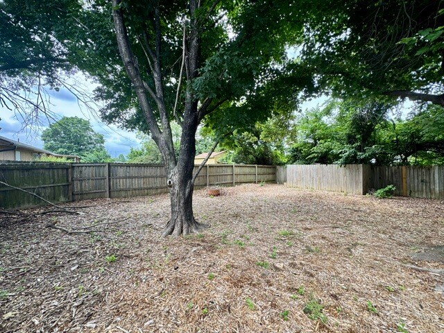 Building Photo - 207 Jonathan Dr