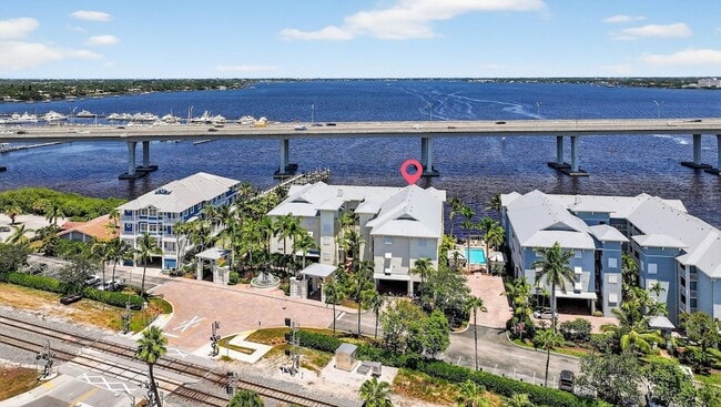 Building Photo - 275 NW Flagler Ave