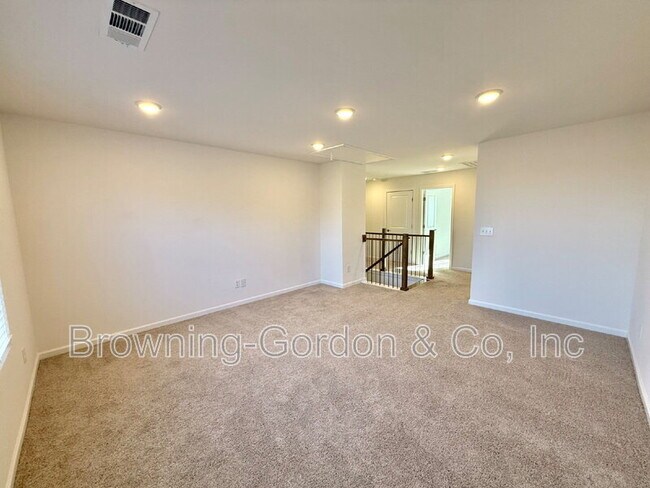 Building Photo - 106 Glacier Wy