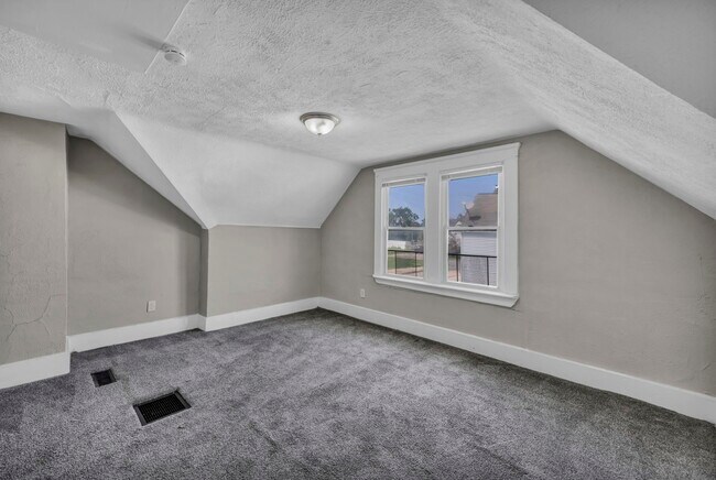 Building Photo - 3369 E 49th St