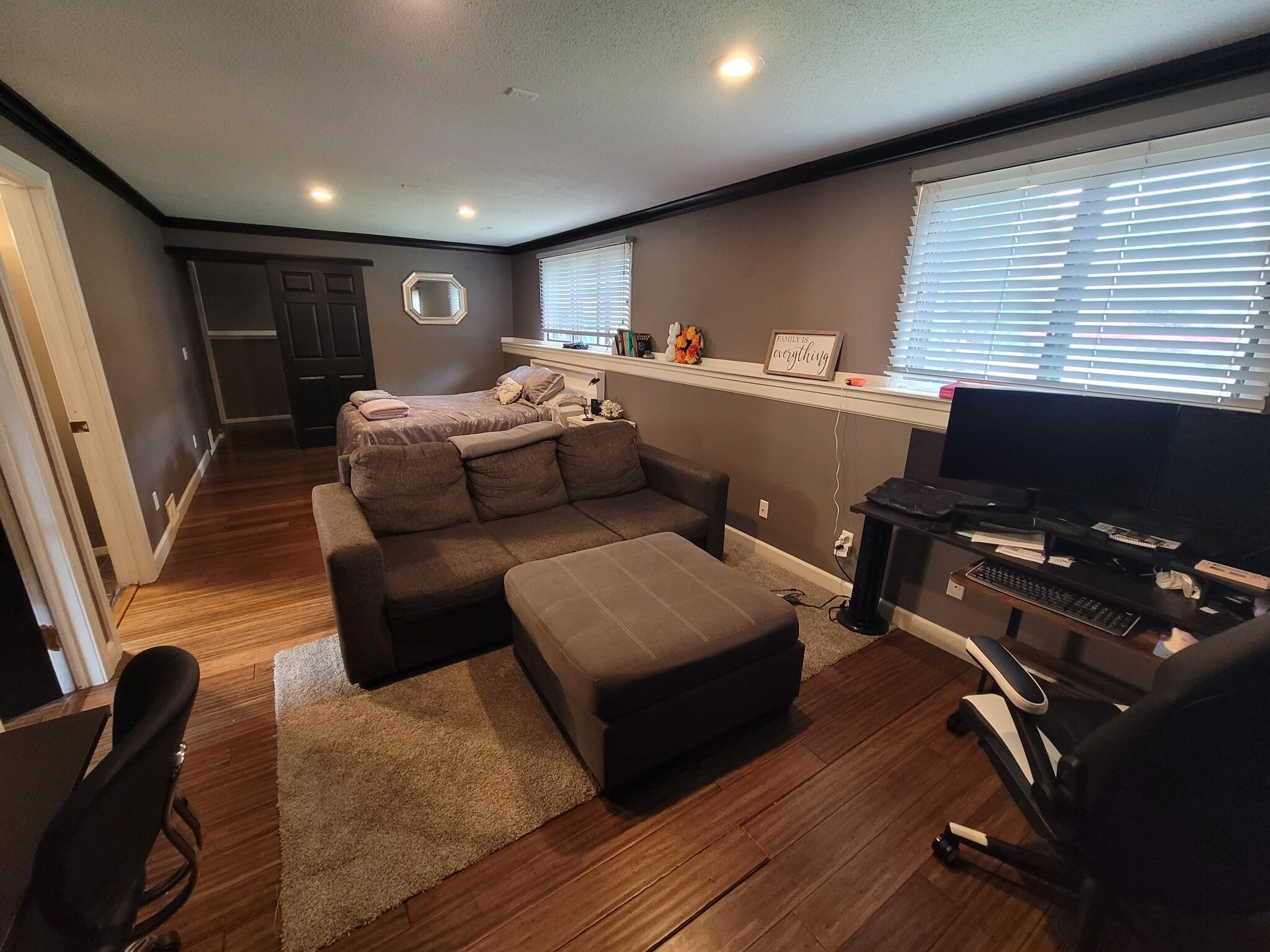 Building Photo - 2201 Tracy Ln