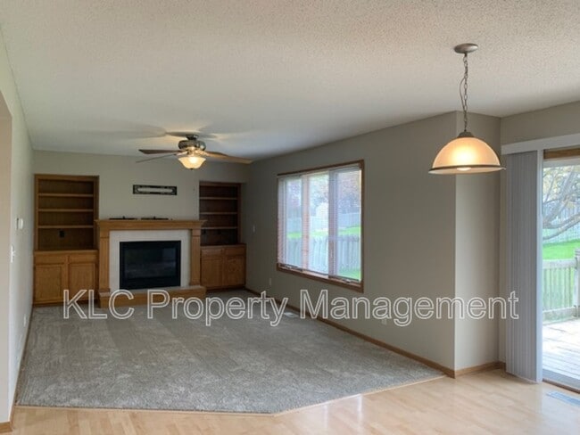 Building Photo - 15417 Ridgeview Dr