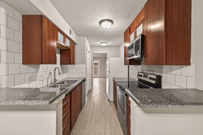 Building Photo - 6631 Wanda Ln