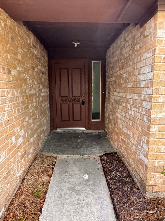 Building Photo - 604 Briarclift Ln