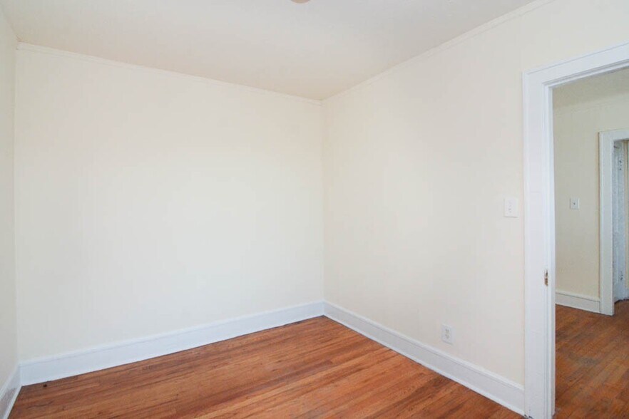 Building Photo - 2334 N Spaulding Ave