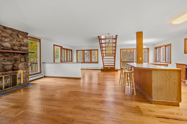 Building Photo - 14 Clearview Terrace