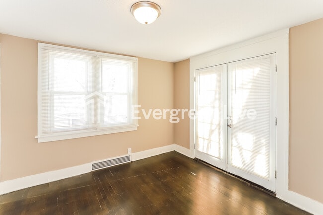 Building Photo - 3123 Fontenelle Blvd