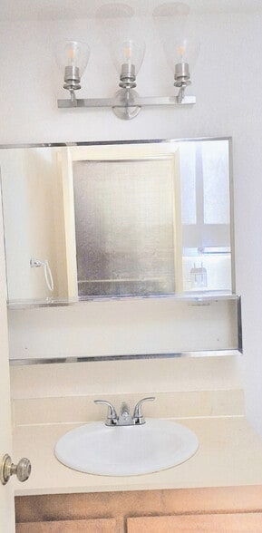 Building Photo - 310 S 174th Pl