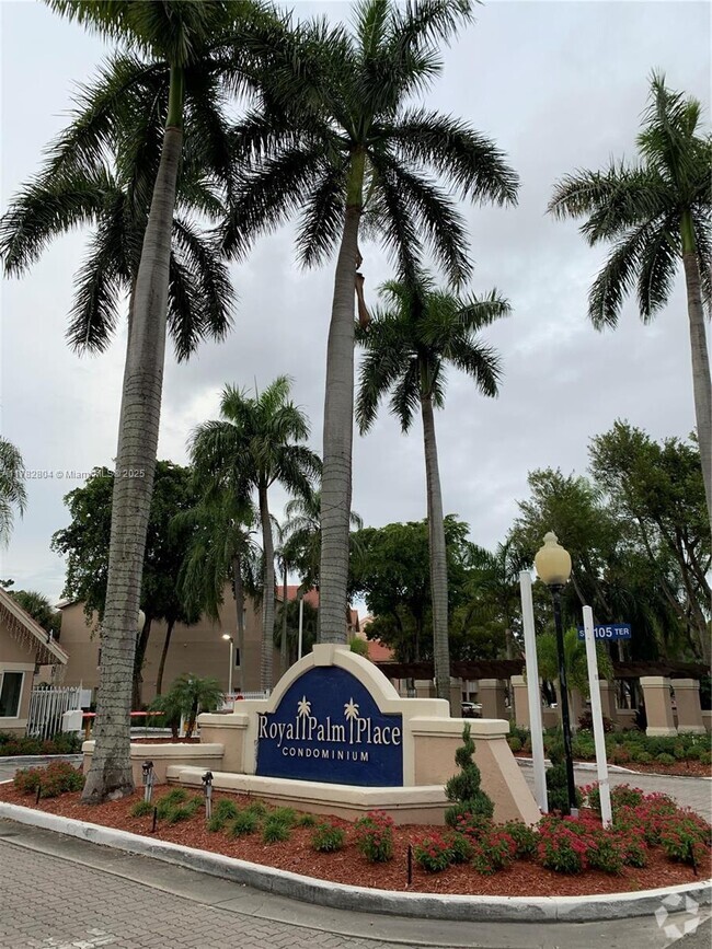 Building Photo - 10520 SW 158th Ct