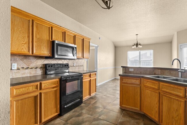 Building Photo - 411 Atlas Ave