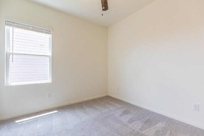 Building Photo - 141 Rubrum Rd