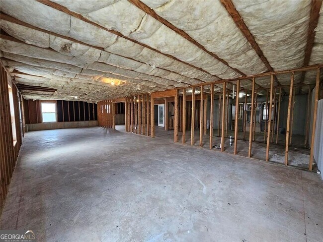 Building Photo - 3755 Long Lake Dr
