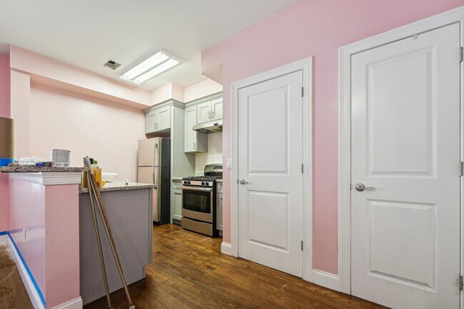 Building Photo - 16 Fisk St