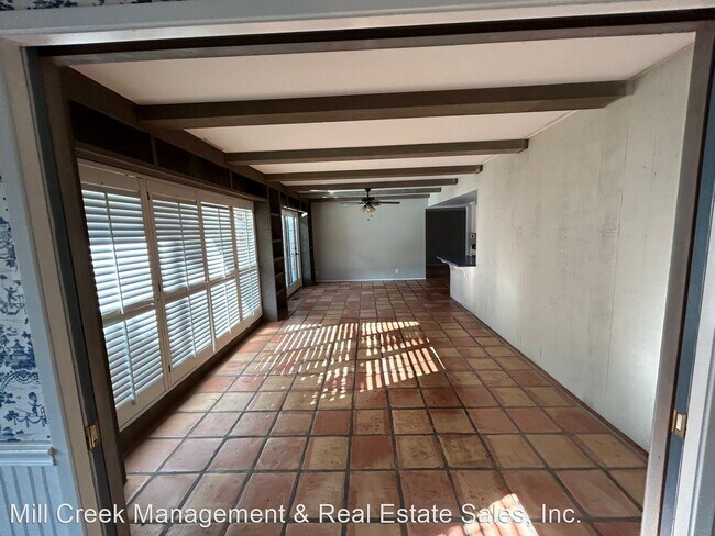 Building Photo - 3 br, 2 bath House - 523 W Howard