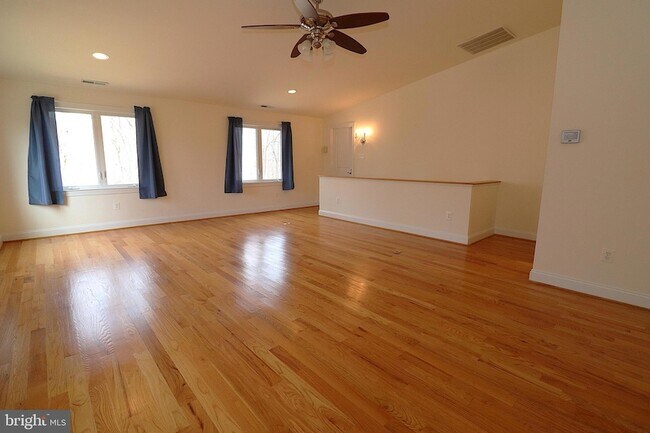 Building Photo - 118 Quaint Acres Dr