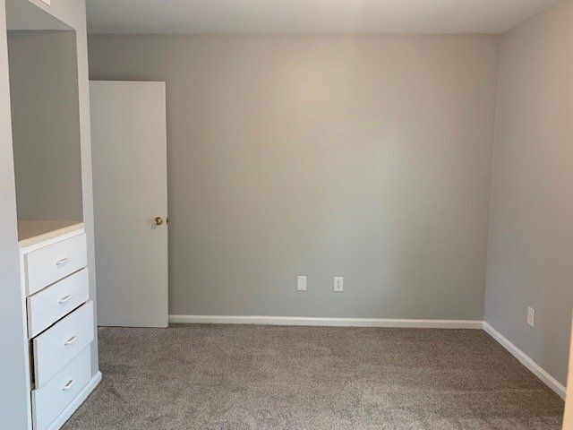 Building Photo - 411 E 5th St