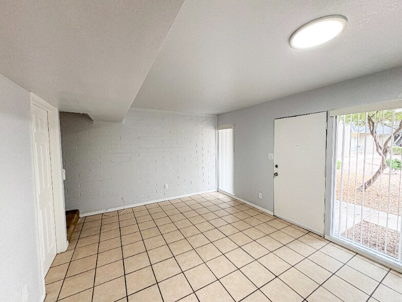 Building Photo - 6802 N 17th Ave