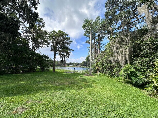 Building Photo - 5400 Lake Jessamine Dr