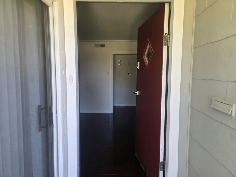 Front entrance - 2863 Colorado Ave