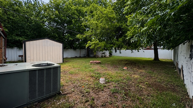 Building Photo - 733 SW 47th St