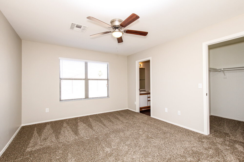 Building Photo - 10546 W Carlota Ln