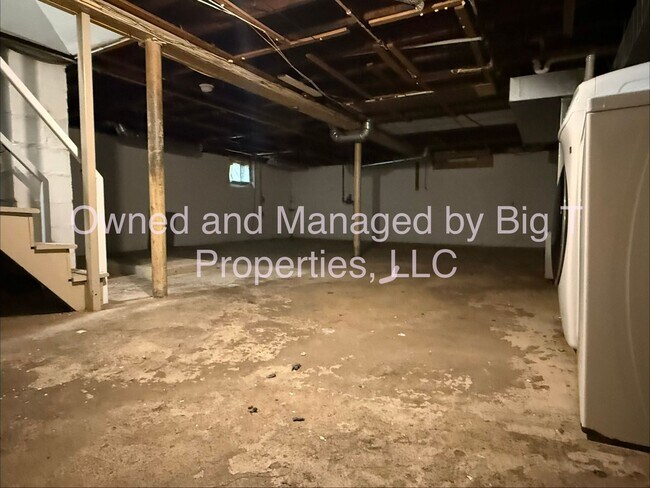 Building Photo - Family Home in Wilmington