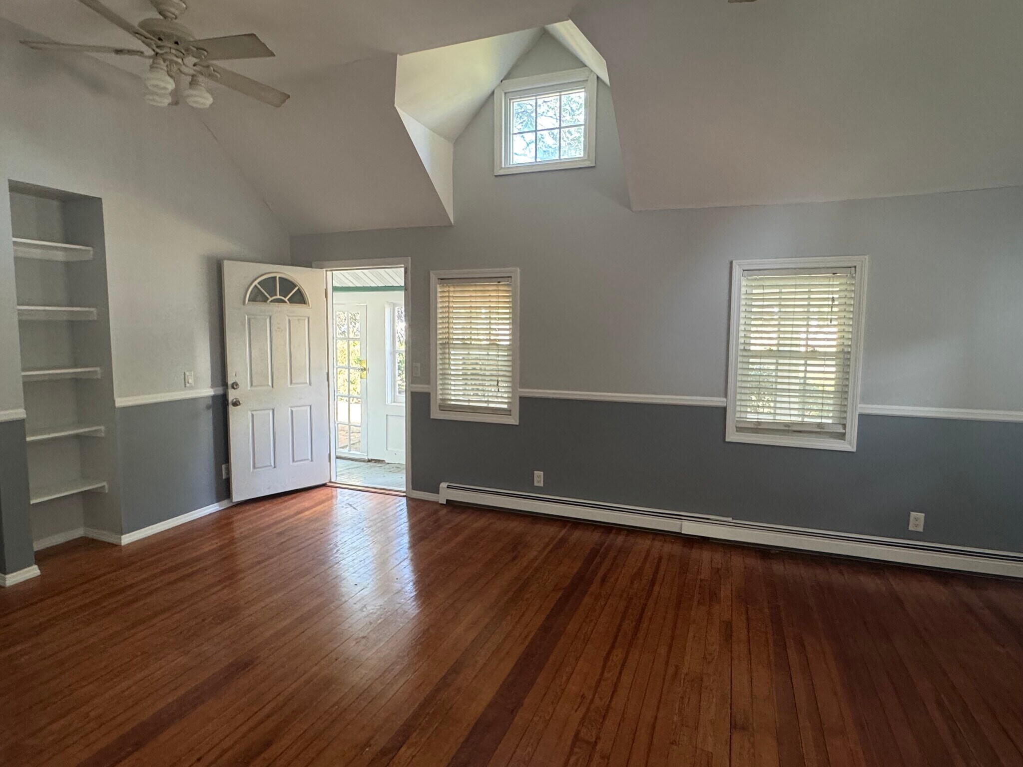 Building Photo - 110 N Country Rd