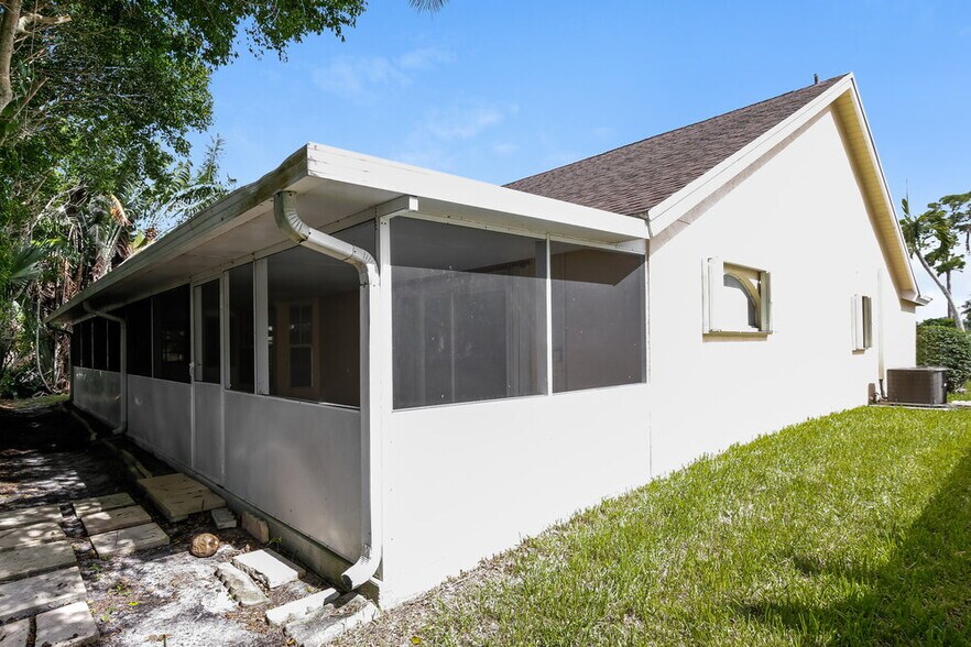 Building Photo - 105 Hemingway Ct