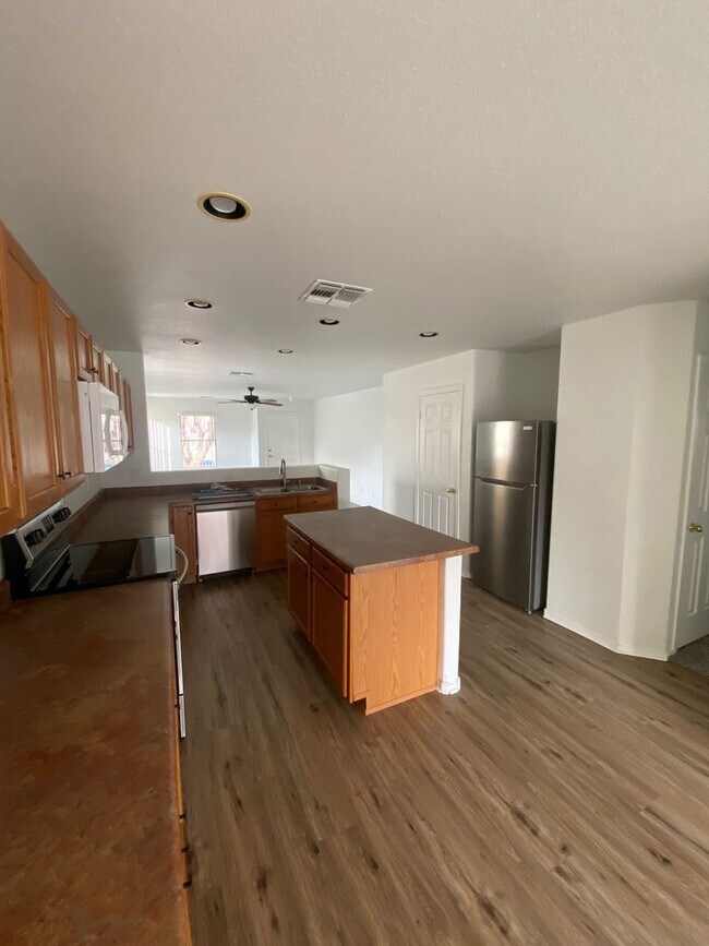 Building Photo - Single level home in Gilbert