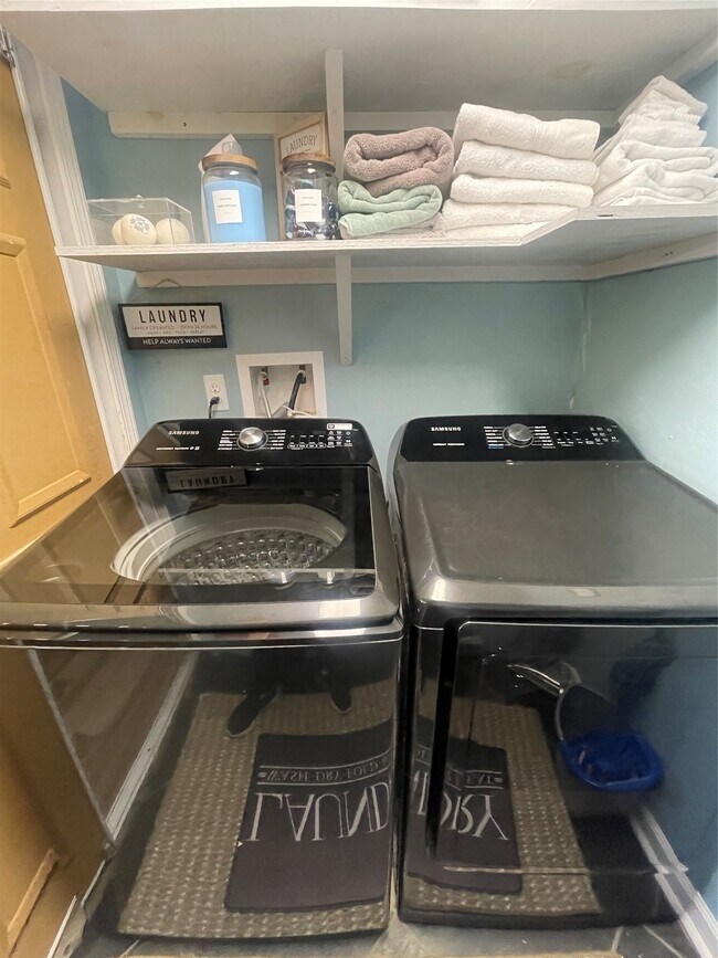 Building Photo - 1212 55th St