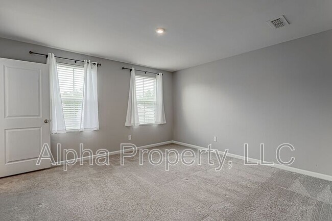 Building Photo - 818 Purcell Dr