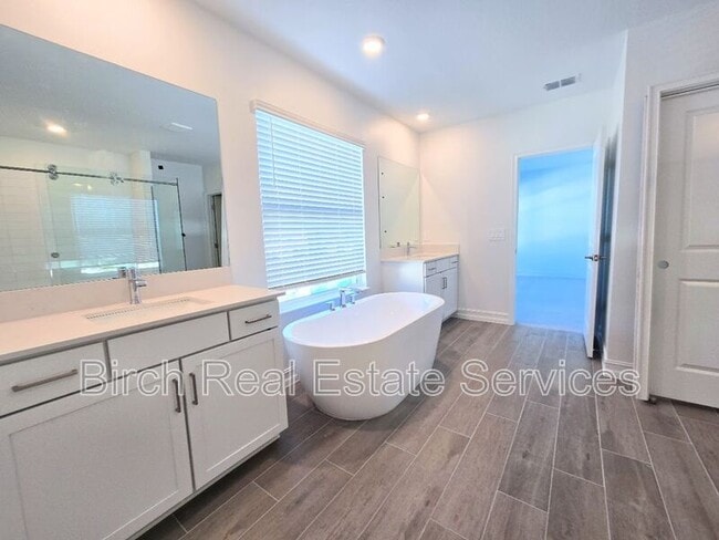 Building Photo - 18489 Serene Lk Lp