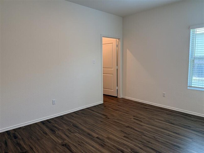 Building Photo - 1104 Boons Creek St