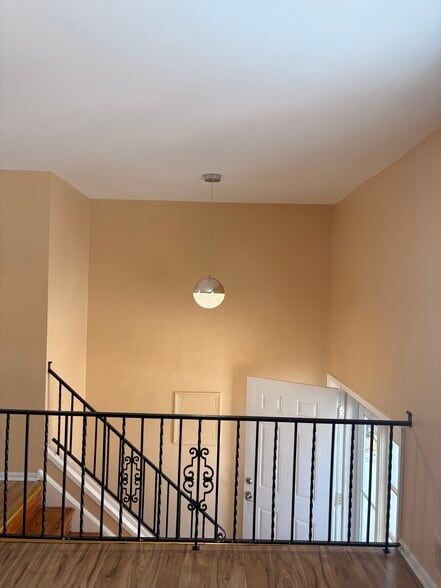 Building Photo - 910 Logwood Rd